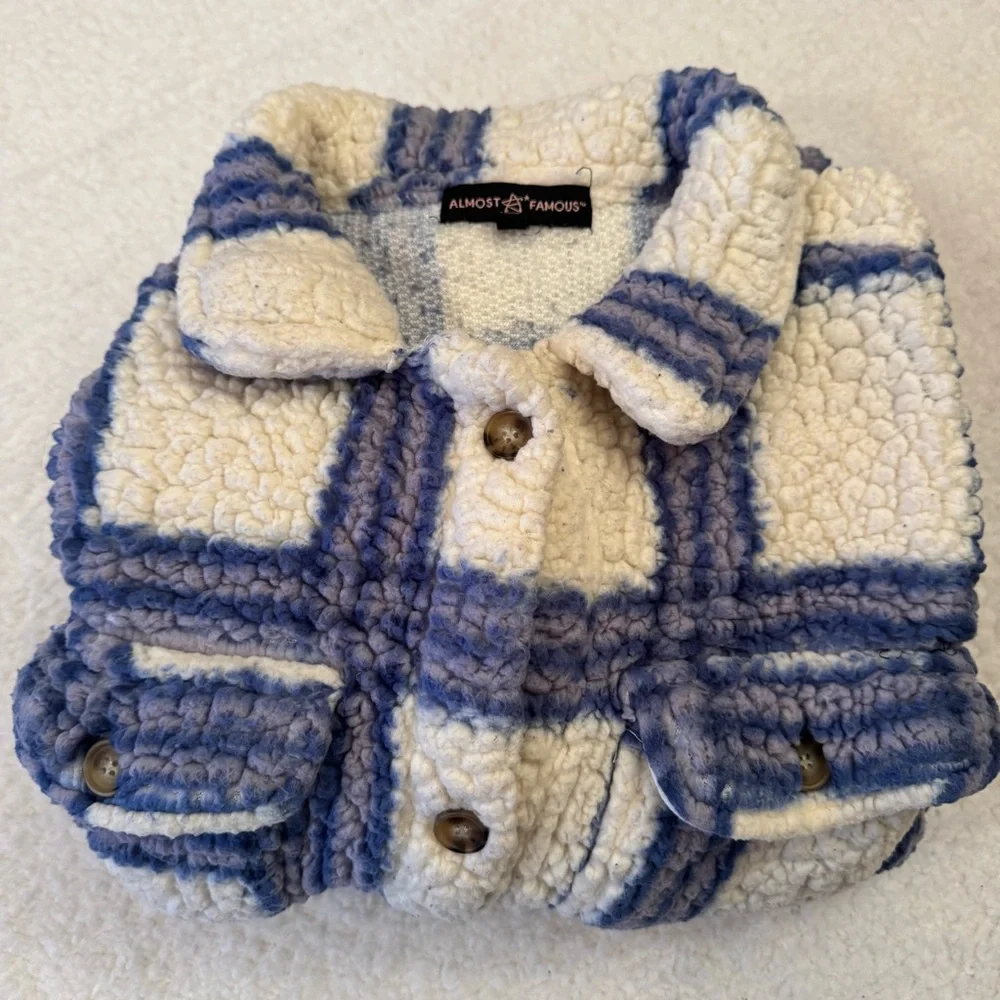 Almost Famous Sherpa Plaid Shacket Jacket Blue Cream Cozy XL - Picture 10 of 10
